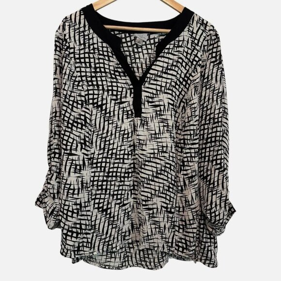 Women's 3X Black White V-Neck Work Casual PLUS Flowy Roll Tab Sleeve Blouse - Picture 1 of 4